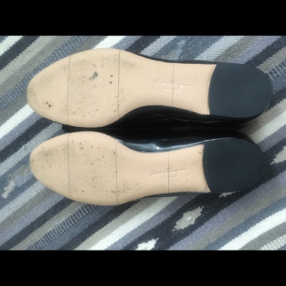 [Almost brand new]SALVATORE FERRAGAMO patent ballet flats black - Picture 5 of 5